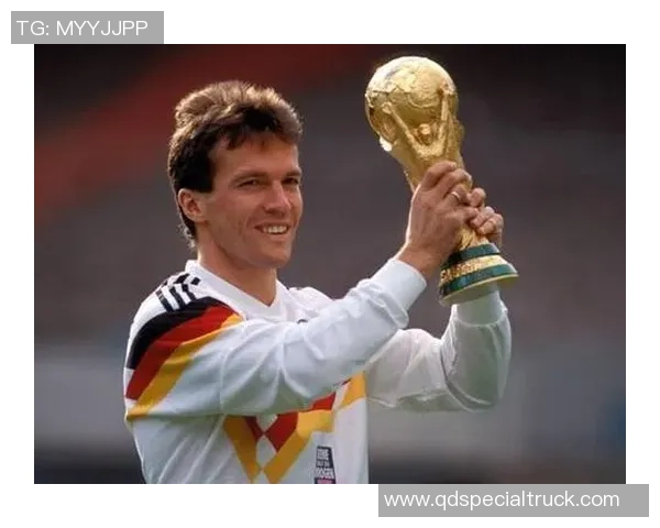 足球历史百年巨星排名揭秘 探索足坛传奇人物的巅峰时刻